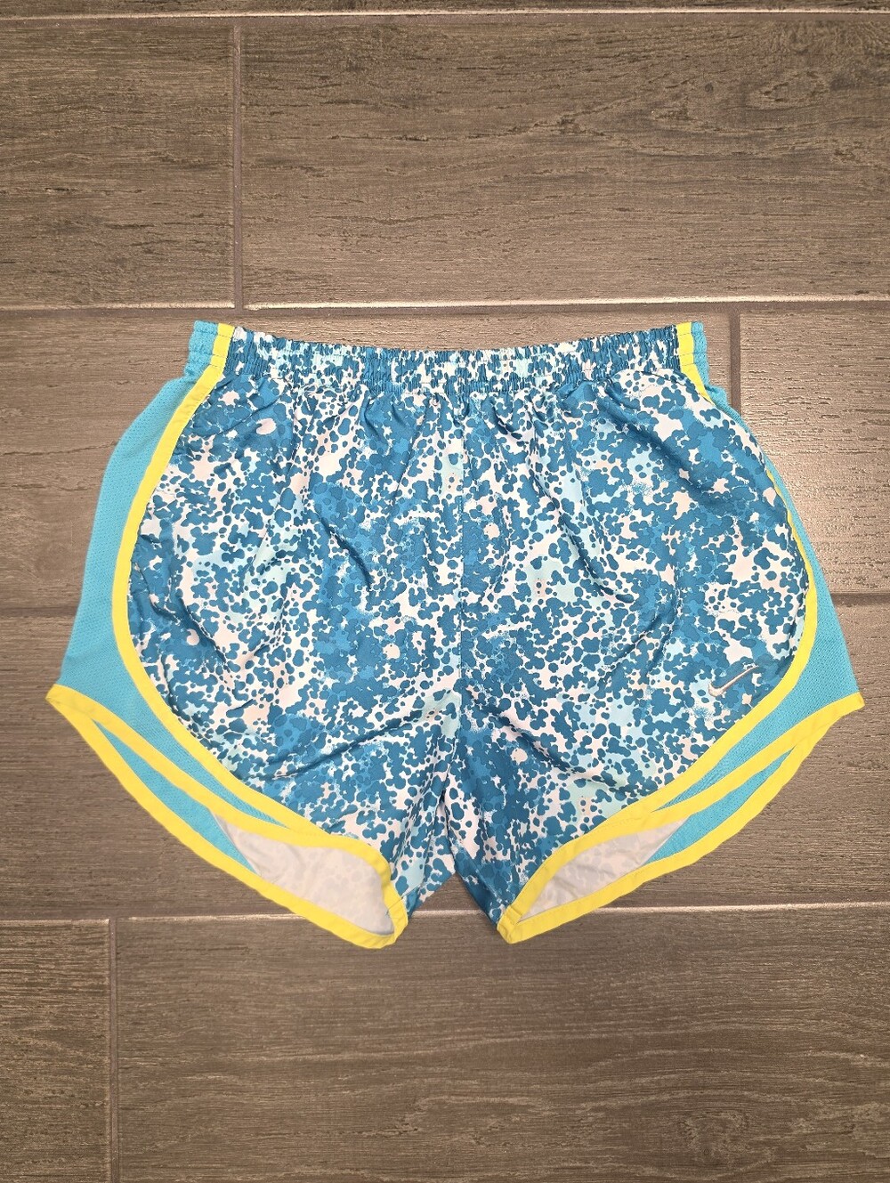 NIKE Tempo Icon Clash Blue Yellow Paint Splatter Athletic Running Shorts